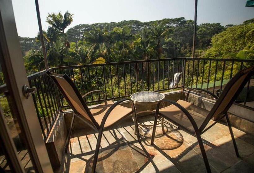 Premium room with view, The Inn At Kulaniapia Falls