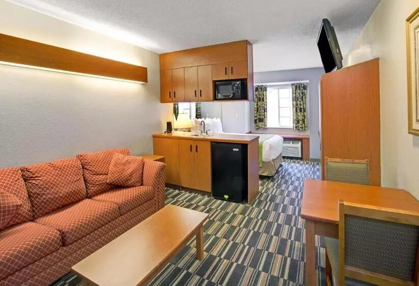 スタンダードスタジオ, Microtel Inn & Suites By Wyndham Cherokee