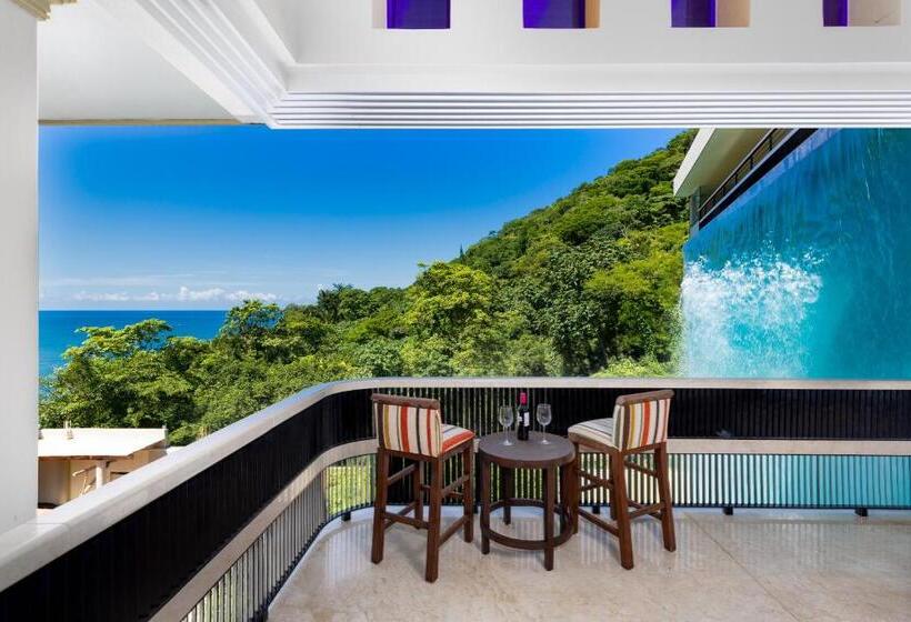 מיטת קינג בסוויטה, South Shore Villa Armonia Luxury Boutique