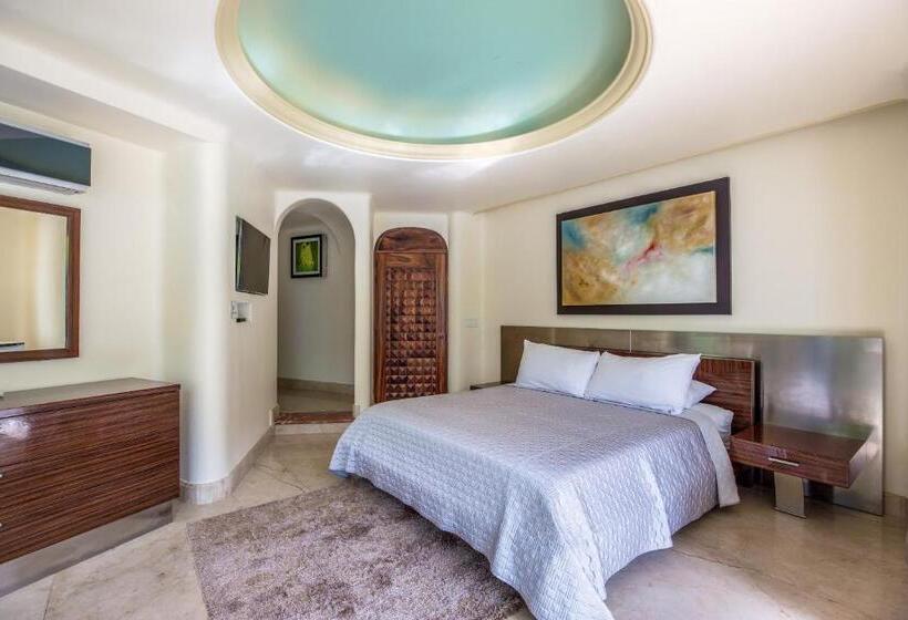 מיטת קינג בסוויטה, South Shore Villa Armonia Luxury Boutique