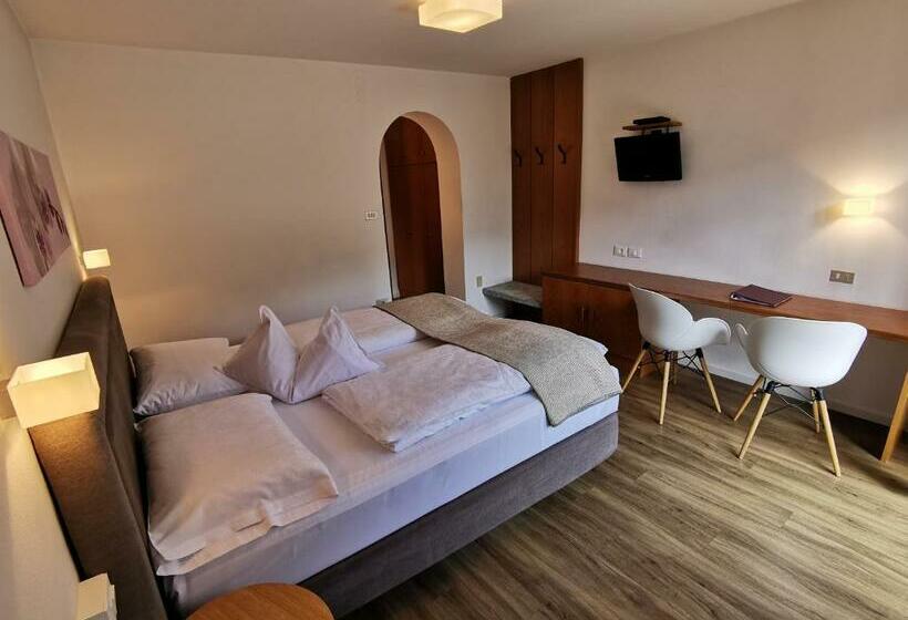 标准间带山景, Garni Weghueb