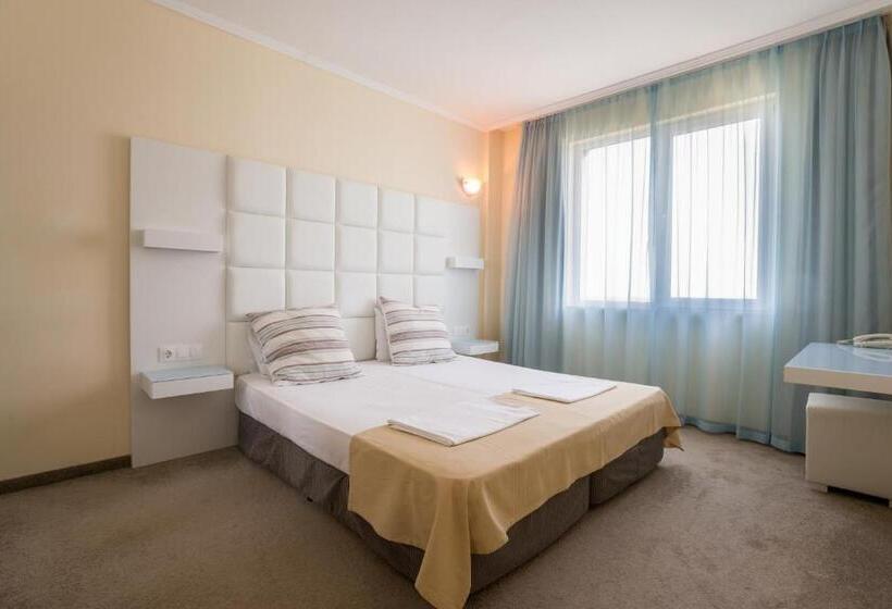 חדר משפחתי, Perla Beach Club   All Inclusive