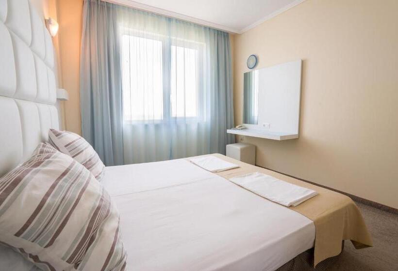 חדר משפחתי, Perla Beach Club   All Inclusive