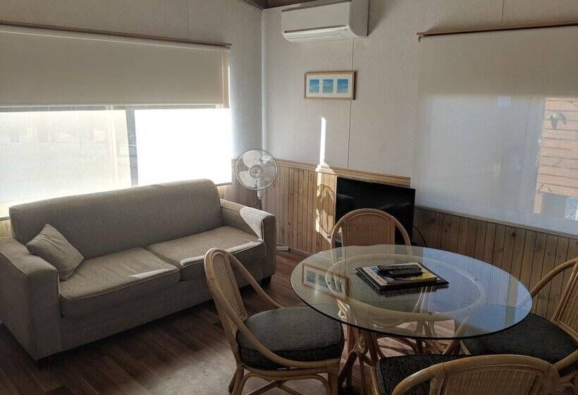 Хижина, Bega Village Motor Inn