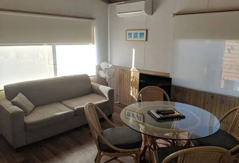 キャビン, Bega Village Motor Inn