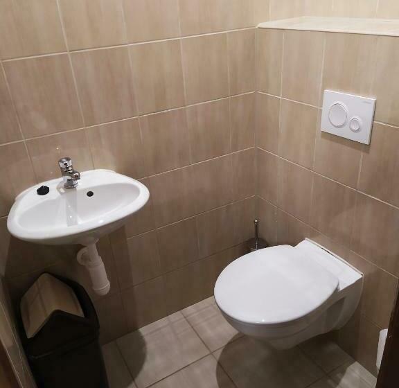 غرفة قياسية حمام مشترك, Tourist Room Maria