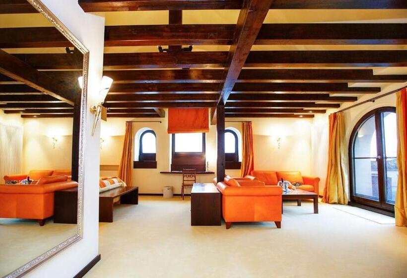 جناح, Burg & Gästehaus By Schwarzenstein