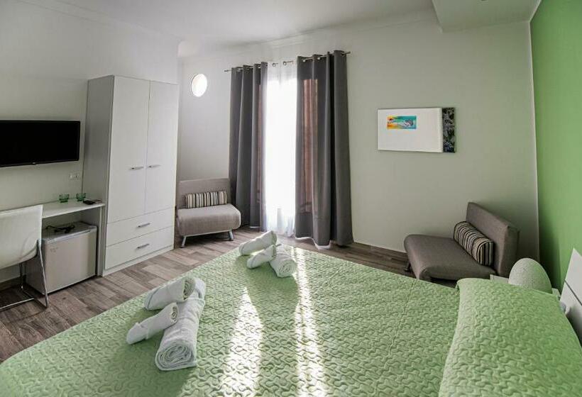 غرفة عائلية, L' Arcobaleno B&b