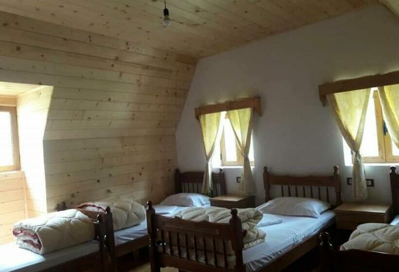 디럭스 4인 룸, Bujtina Berishta Theth