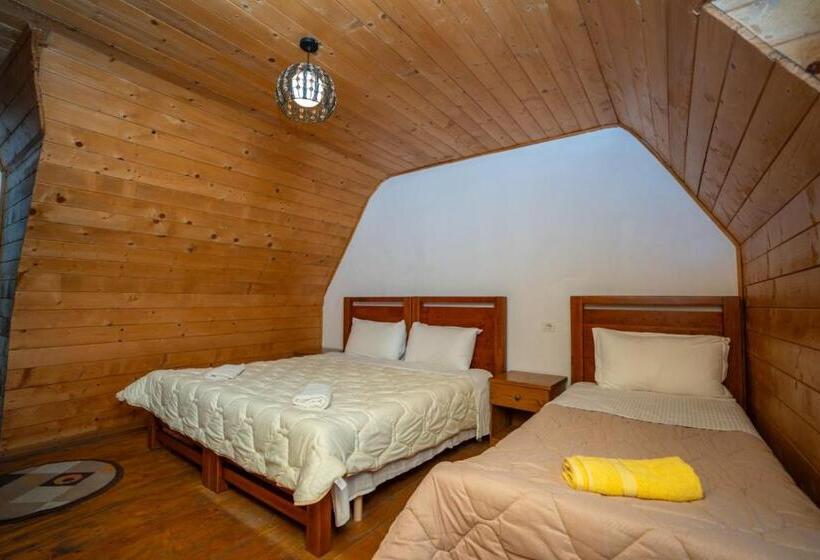 디럭스 트리플 룸, Bujtina Berishta Theth