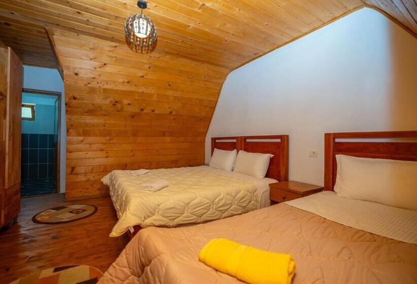 디럭스 트리플 룸, Bujtina Berishta Theth