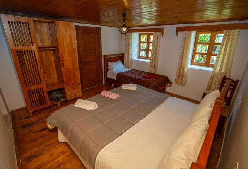 디럭스 트리플 룸, Bujtina Berishta Theth