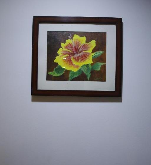 غرفة قياسية ثلاثية, Kairali Tourist Home