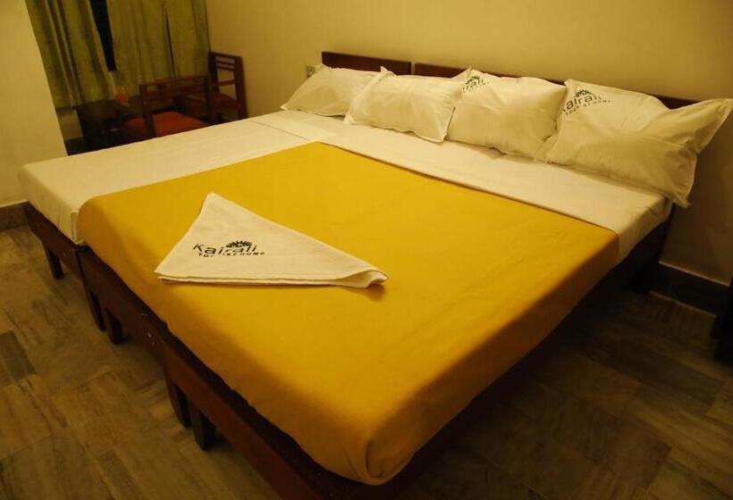 غرفة قياسية ثلاثية, Kairali Tourist Home