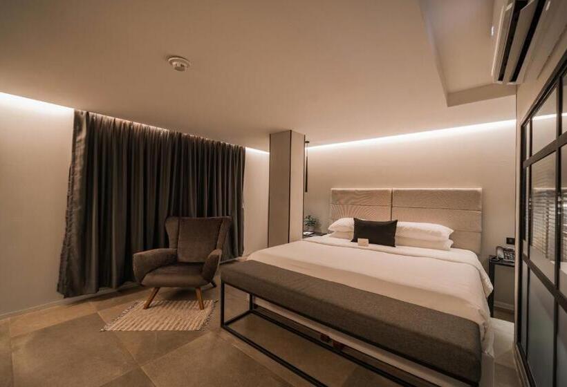 수피리어 스위트, Ontico Urban Design