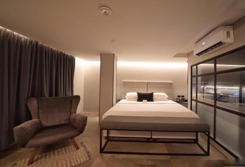 수피리어 스위트, Ontico Urban Design