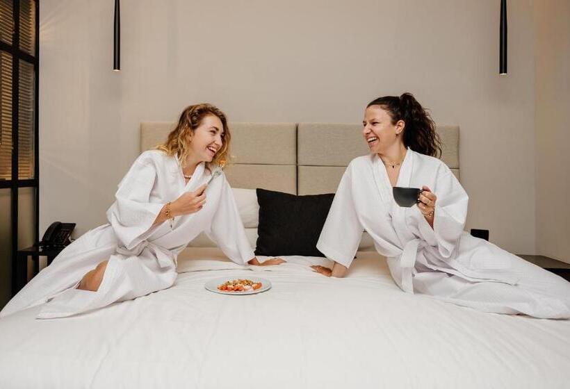 수피리어 스위트, Ontico Urban Design