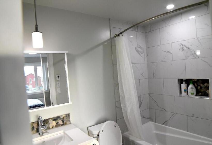 بنجلو قياسى 3 غرف نوم, Aurora Guest House