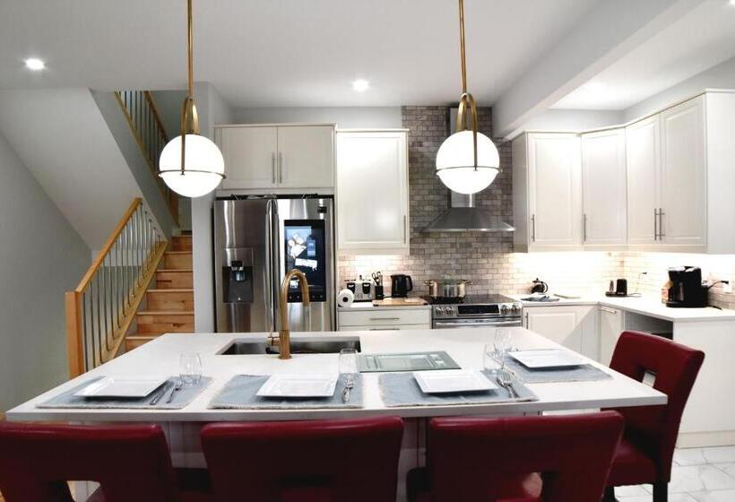 بنجلو قياسى 3 غرف نوم, Aurora Guest House