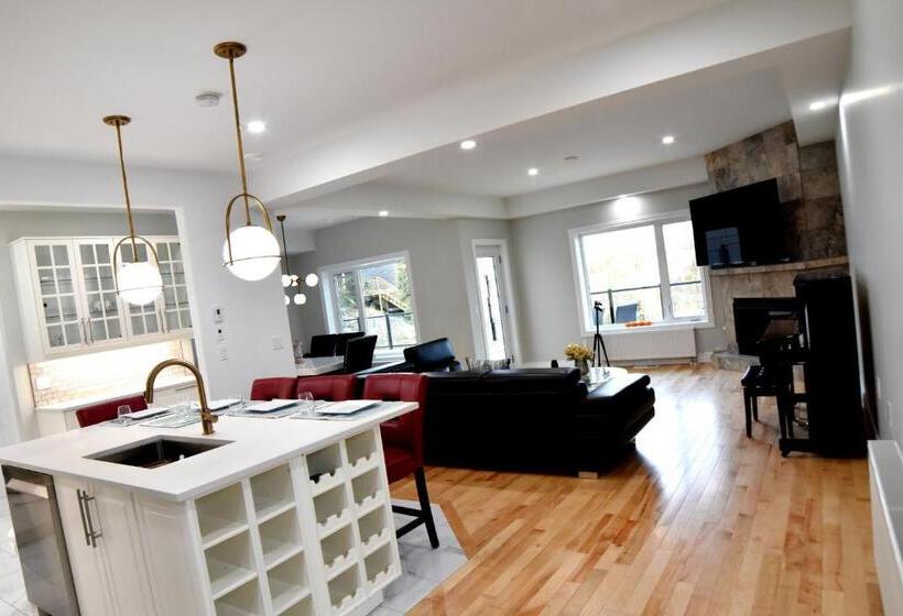 بنجلو قياسى 3 غرف نوم, Aurora Guest House