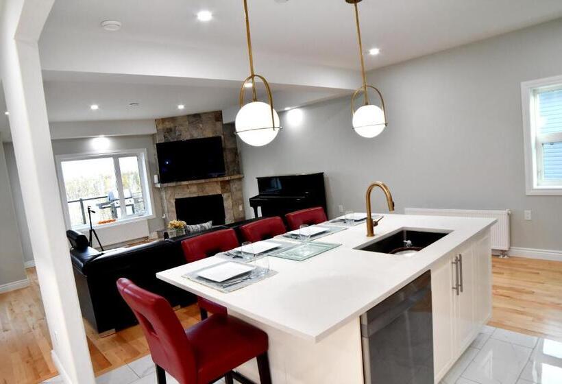 بنجلو قياسى 3 غرف نوم, Aurora Guest House