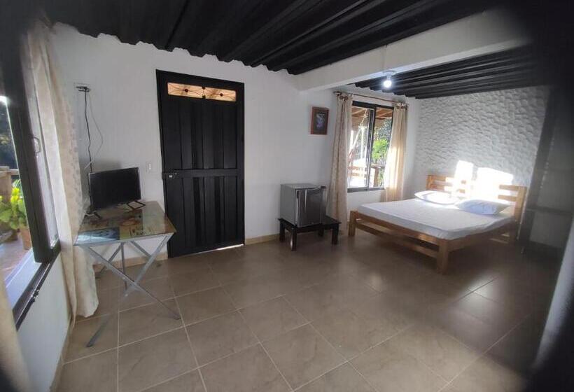 패밀리 룸, Estaciones