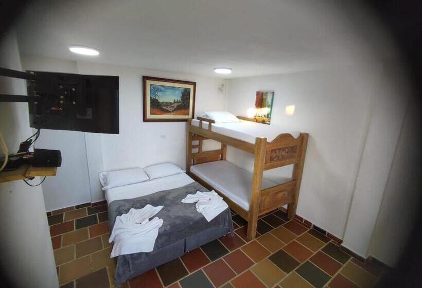 4인용 스탠다드 룸, Estaciones