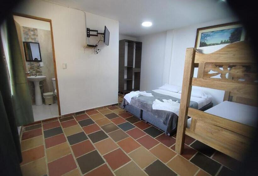 4인용 스탠다드 룸, Estaciones