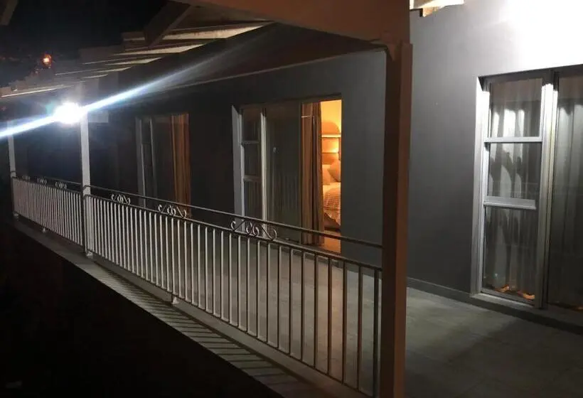 キングサイズベッドのスタンダードルーム, 8 On Acacia Guesthouse