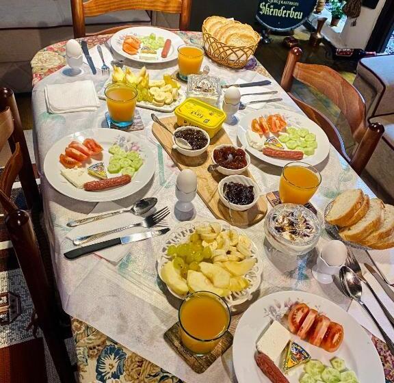 اتاق استاندارد سه تخته با چشم‌انداز, Guest House Semani