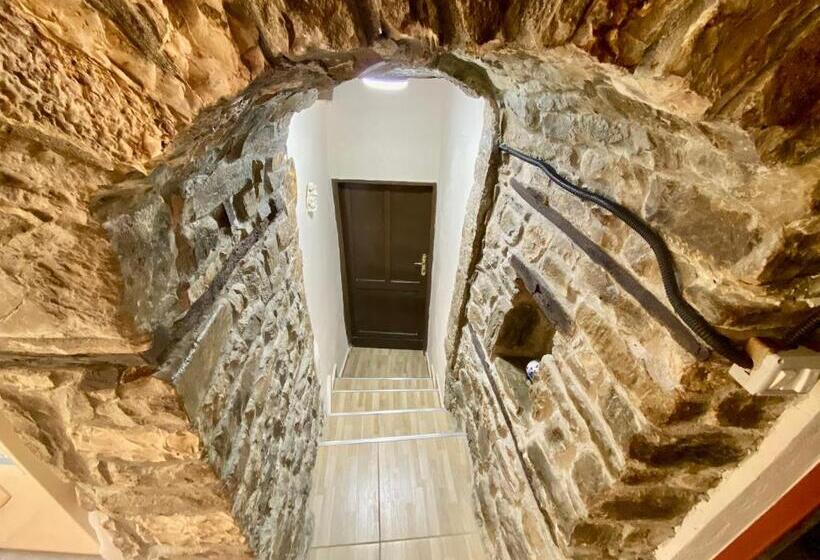اتاق استاندارد سه تخته با چشم‌انداز, Guest House Semani