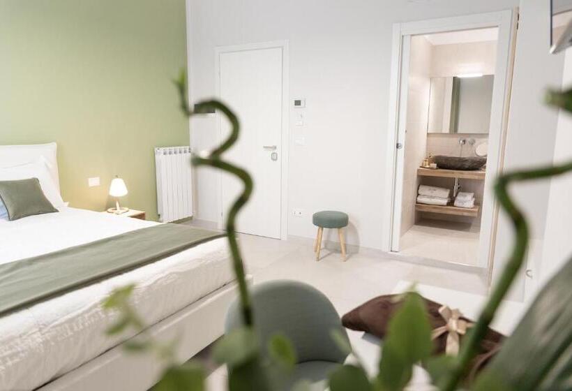 اتاق سوپریور, Li Cetti