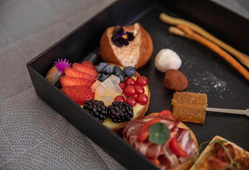 Четырехместный Номер Deluxe, Palazzo Novecento