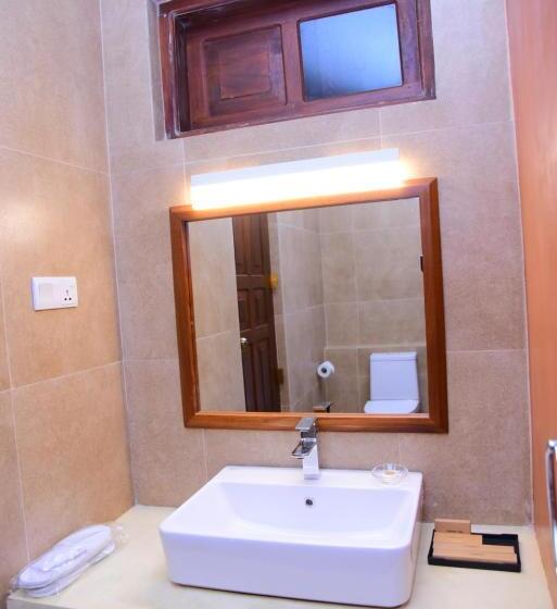 标准间, Leaf On Lagoon