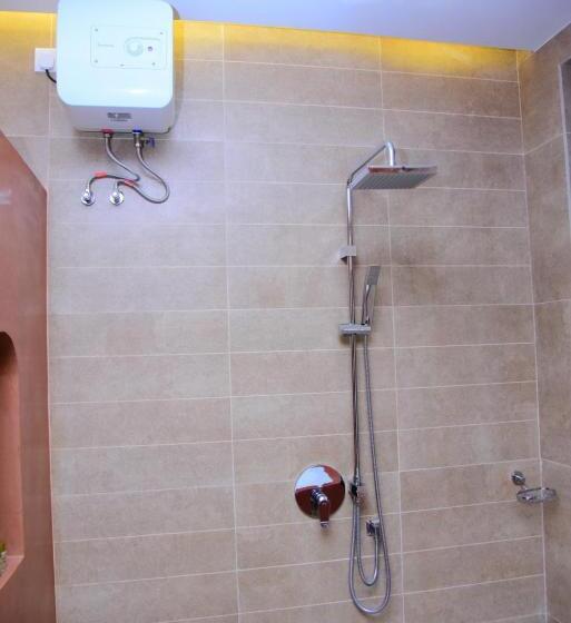 家庭间, Leaf On Lagoon