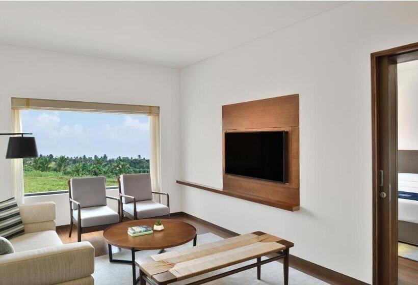 Президентский Люкс, Port Muziris, A Tribute Portfolio