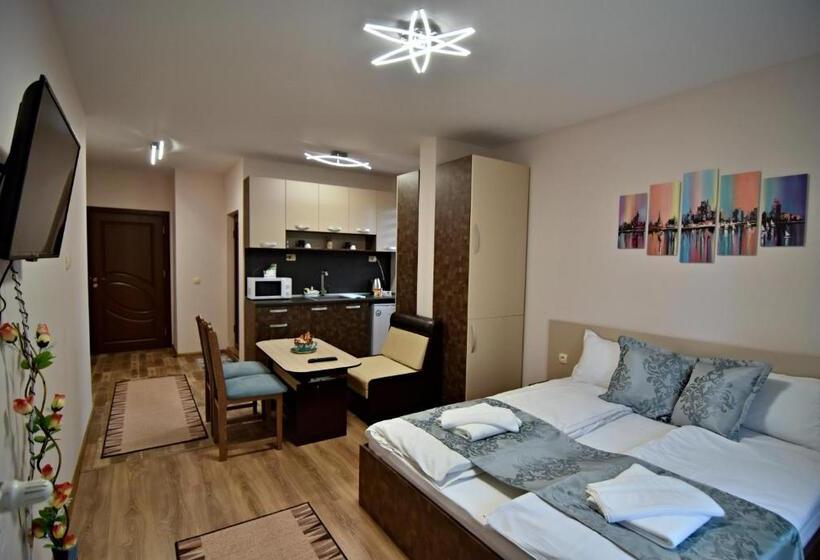 Студио Стандарт с Террасой, Madini Apartment