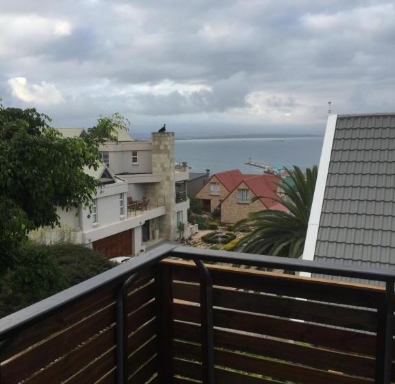 جناح عائلي, Vue Port