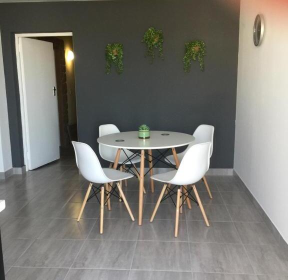 جناح عائلي, Vue Port