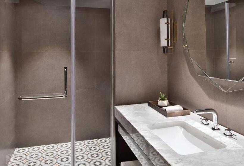 Президентский Люкс, Port Muziris, A Tribute Portfolio