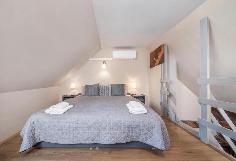 Economy Quadruple Room, Postel Hostel