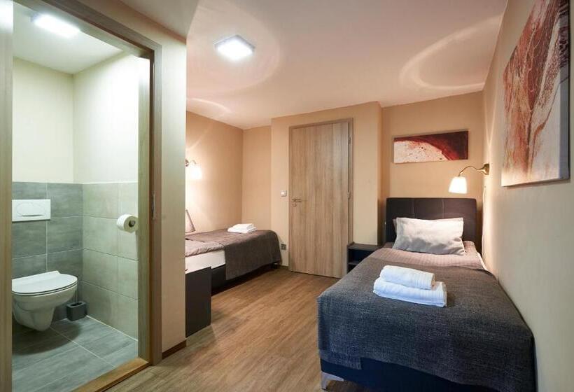 Habitación Estándar, Postel Hostel