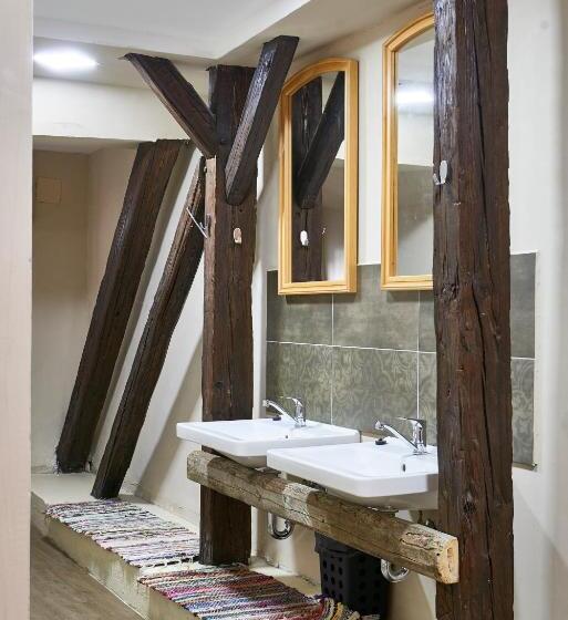 Pokój Standard Wspólna Łazienka, Postel Hostel