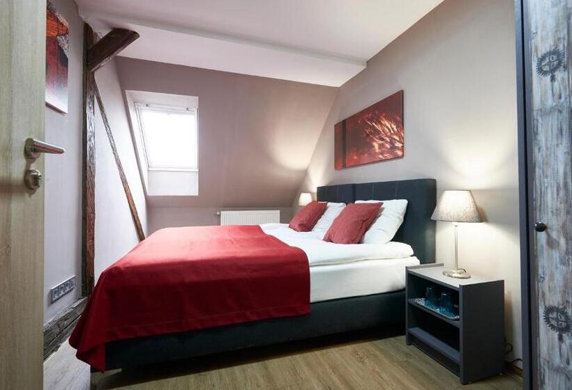 Pokój Standard Wspólna Łazienka, Postel Hostel