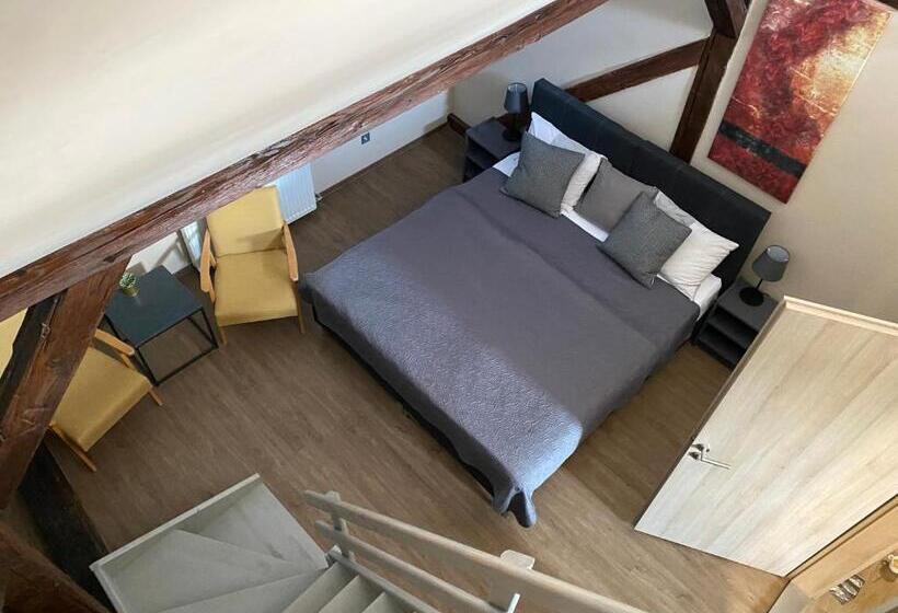 Pokój Rodzinny, Postel Hostel