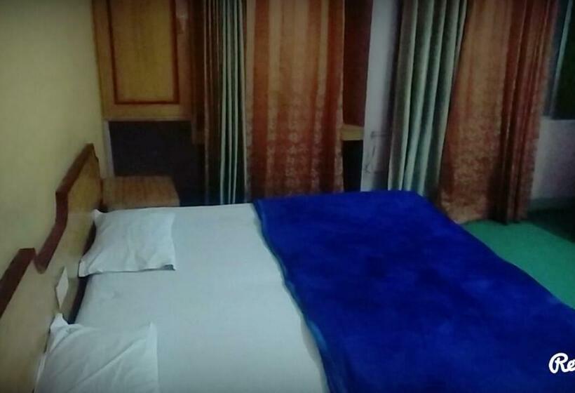 豪华房间, New Crown