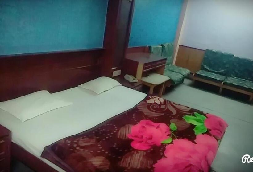 豪华单人间, New Crown