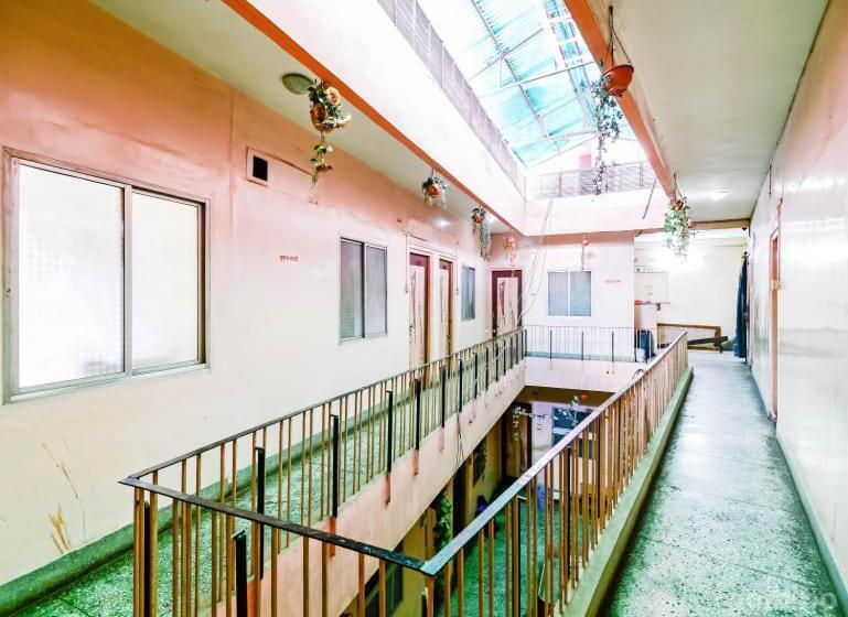 三人经典房间, New Crown