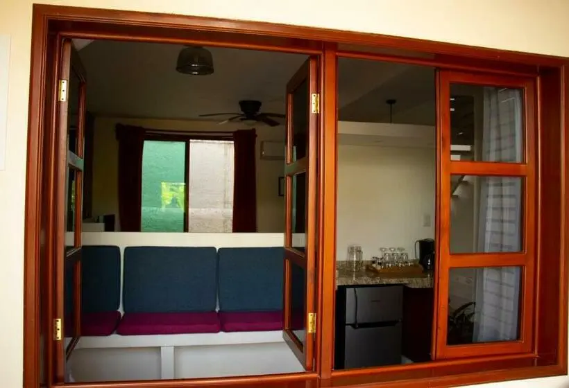 سوئیت با تخت بزرگ, Poza Clara Sanctuary