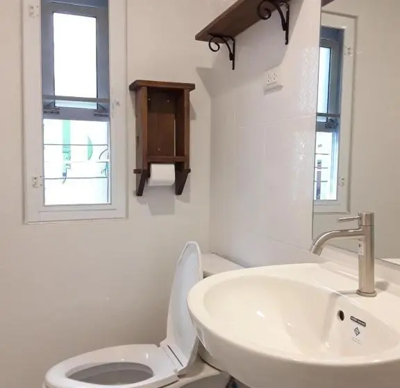 اتاق استاندارد چهارنفره با چشم‌انداز باغ, Sky Cottage Bungalow